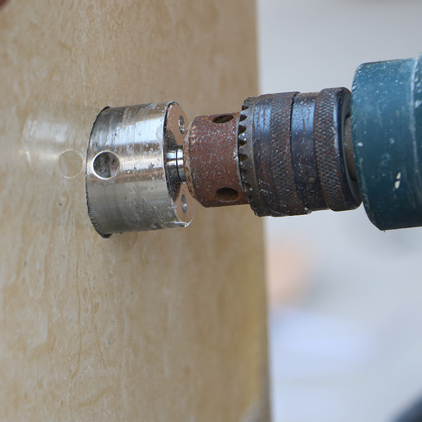 墙砖打孔后的地方怎么修补视频(墙砖打孔后的地方怎么修补视频教程) 墙砖打孔后的地方怎么修补视频(墙砖打孔后的地方怎么修补视频教程)